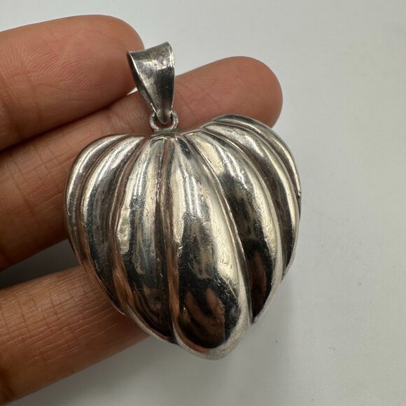 Sterling Silver Puffy Heart Pendant Ribbed Chunky Statement Signed NF 7 Grams - Picture 1 of 16